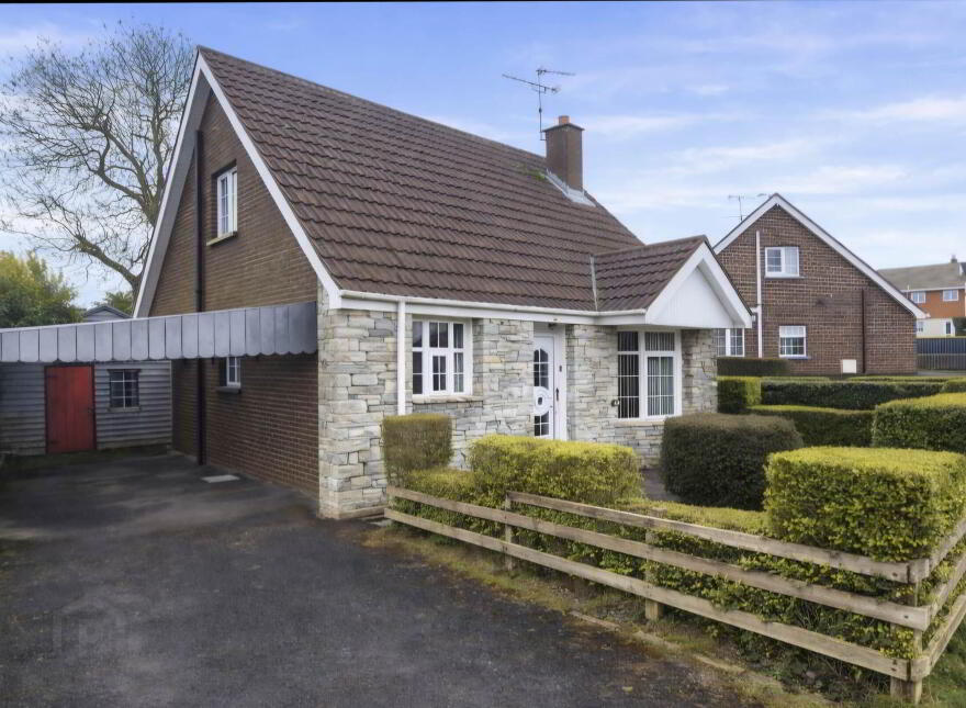 21 Strangford Park, Foyle Springs, Derry, BT48 0JW