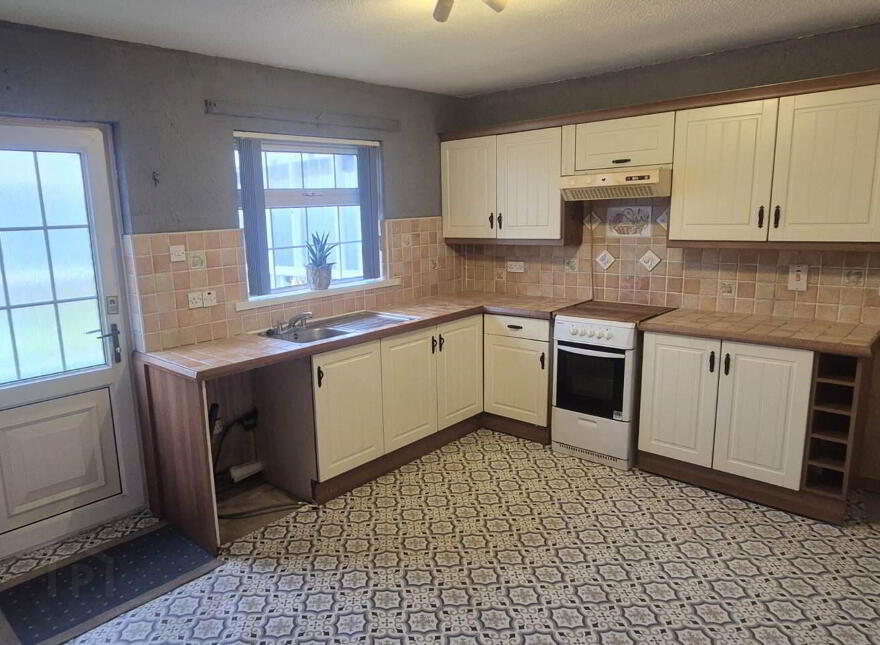 21 Strangford Park, Foyle Springs, Derry, BT48 0JW