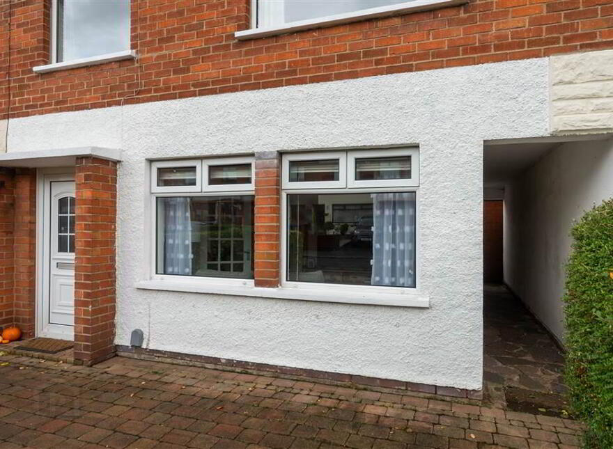 18 Erinvale Drive, Finaghy, Belfast, BT10 0GE