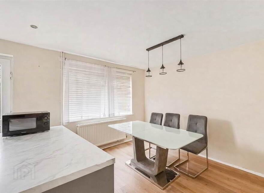 18 Erinvale Drive, Finaghy, Belfast, BT10 0GE