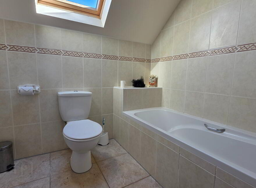 Shepperton, Shreelane, Skibbereen, P81AC86