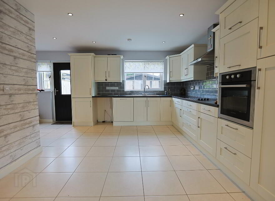 39 Willowtree Manor, Lurgan, Craigavon, BT66 7FY