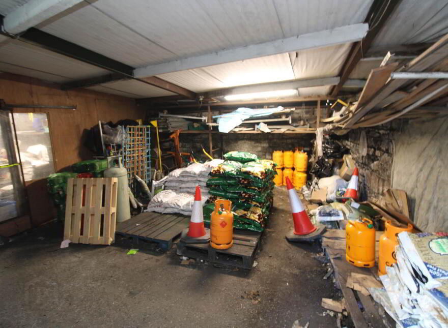 Mcloughlin`s Hardware, Banba Square, Nenagh, E45C589