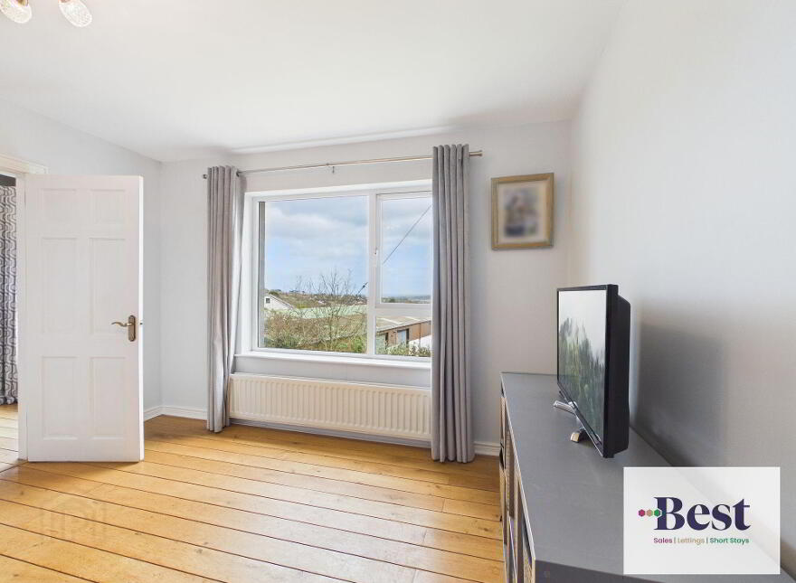 8 Chestnut Way, Larne, BT40 2SE