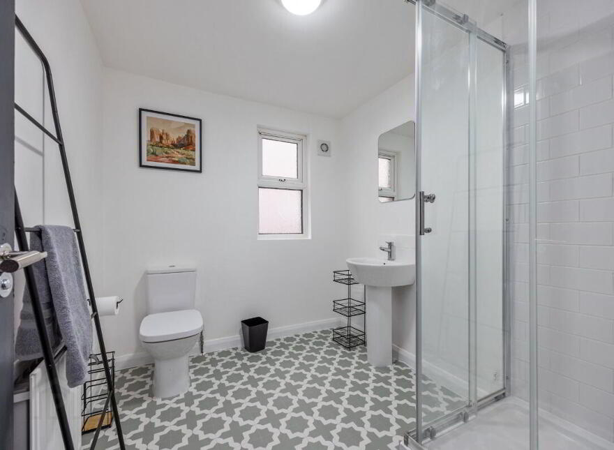 Apt 3, 27 Camden Street, Belfast, BT9 6AT