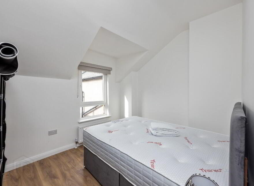 Apt 6, 27 Camden Street, Belfast, BT9 6AT