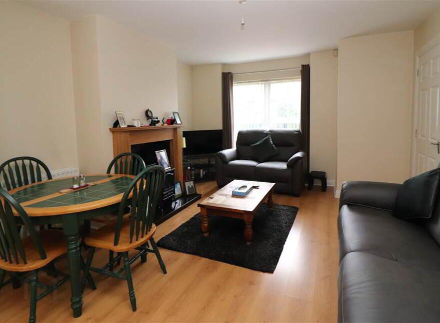 1 Warren Gardens Mews, Warren Gardens, Lisburn, BT28 1GY