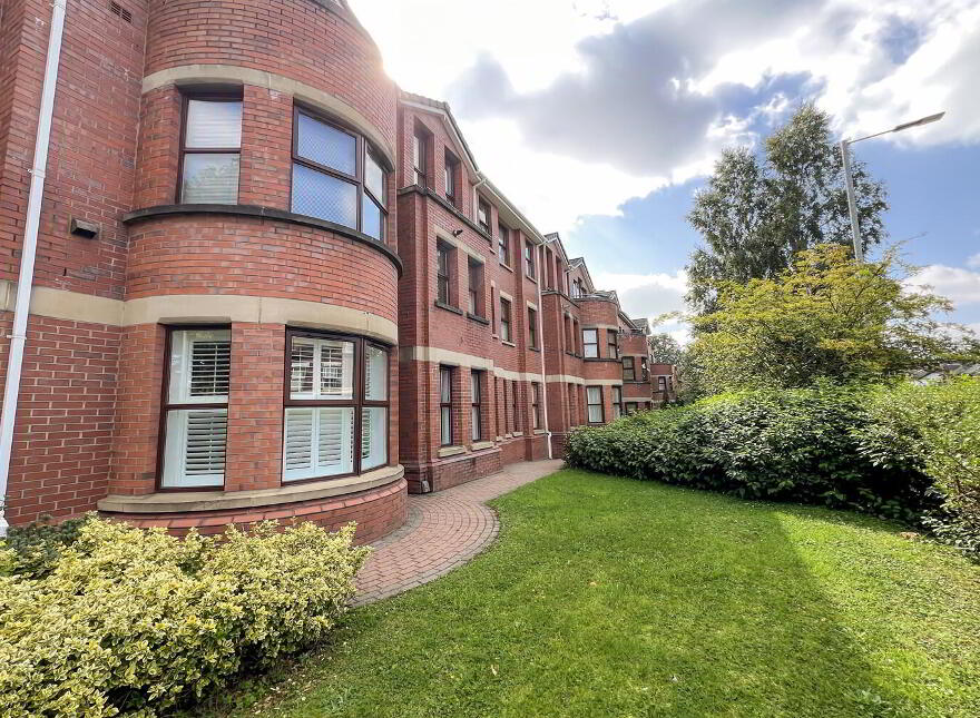 Apartment 7 Myrtlefield Manor 1 Myrtlefield Park, Belfast, BT9 6NE