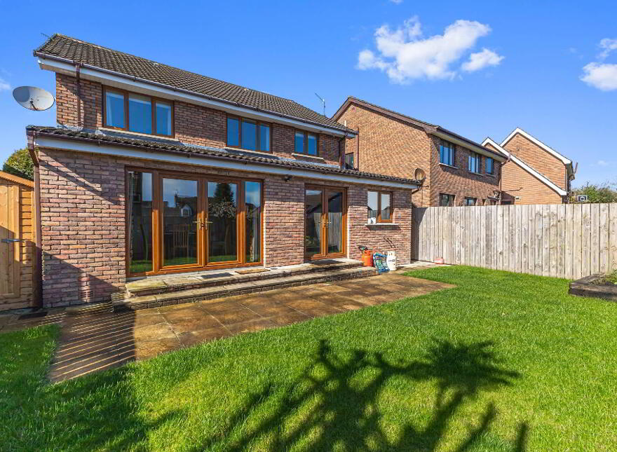 8 Kenilworth Avenue, Lisburn, BT28 3UG