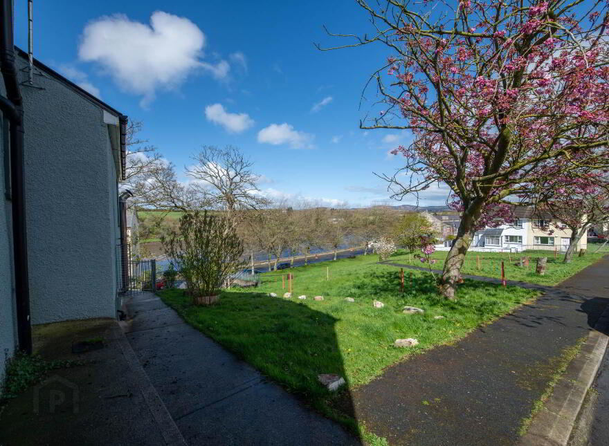 Castle Street, Ramelton, F92N8W2