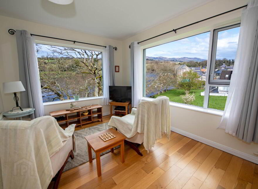 Castle Street, Ramelton, F92N8W2