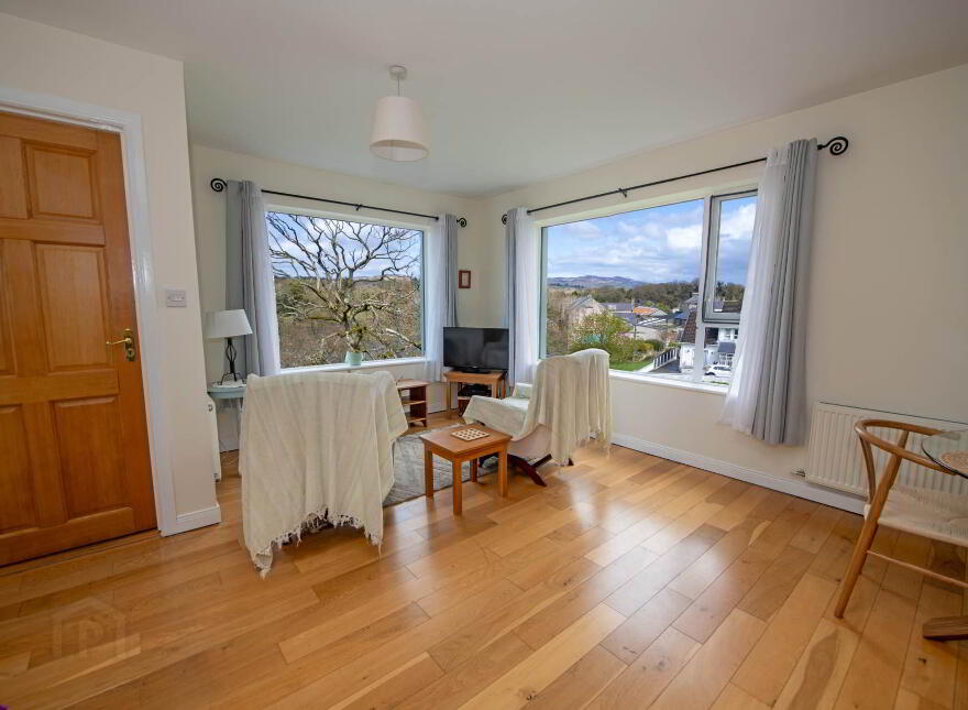 Castle Street, Ramelton, F92N8W2