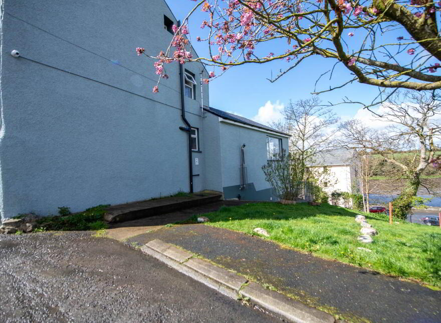 Castle Street, Ramelton, F92N8W2