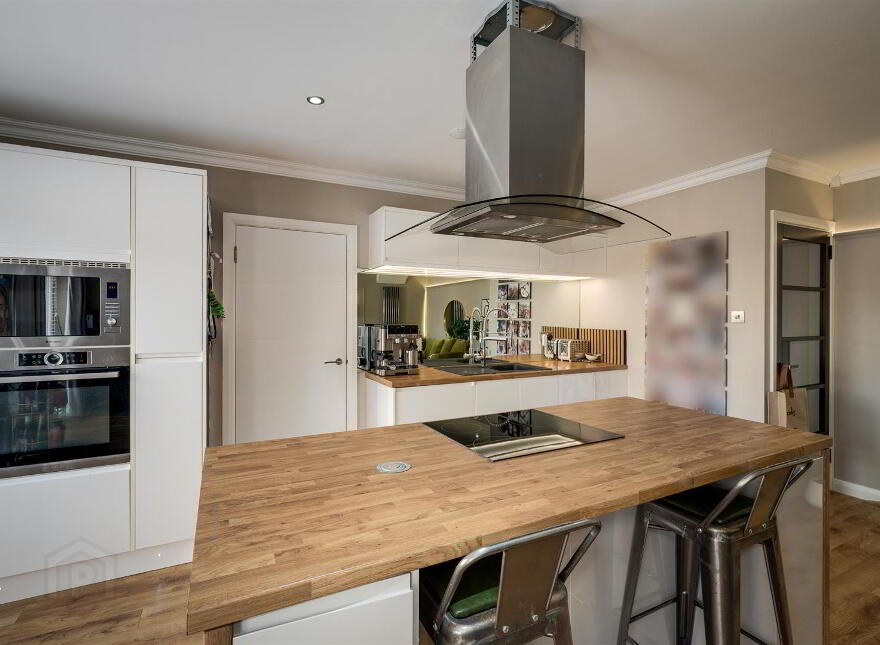 30 Hanwood Heights, Dundonald, Belfast, BT16 1XU