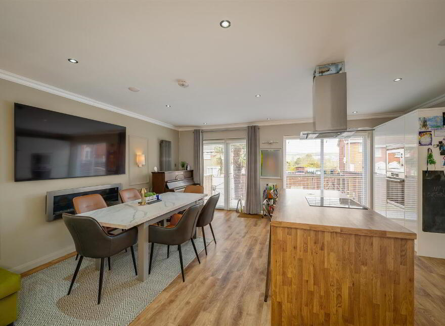 30 Hanwood Heights, Dundonald, Belfast, BT16 1XU