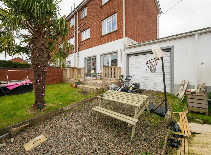 30 Hanwood Heights, Dundonald, Belfast, BT16 1XU