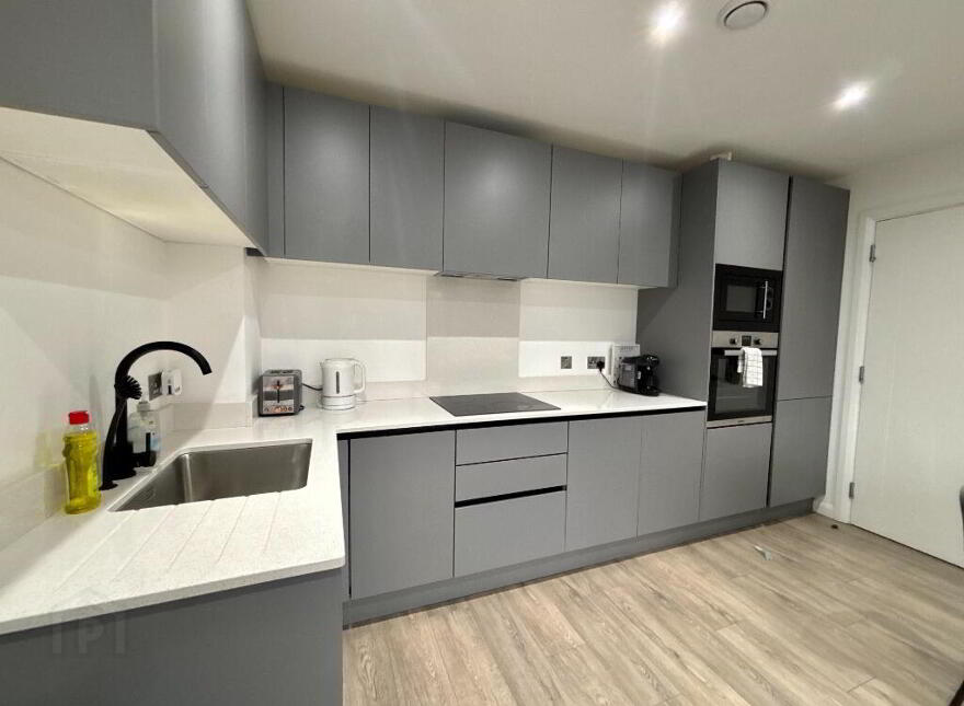 221 Coyles Place, Belfast, BT7 1FD