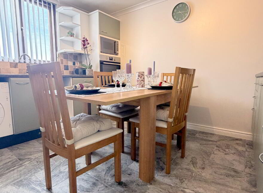 122 Avonmore Park, Lisburn, BT28 1NJ
