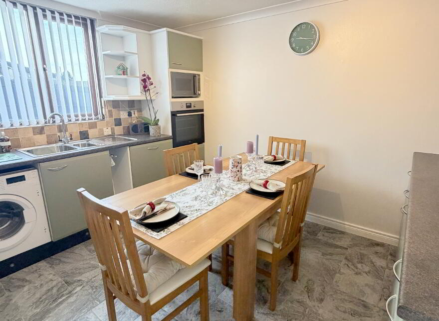 122 Avonmore Park, Lisburn, BT28 1NJ