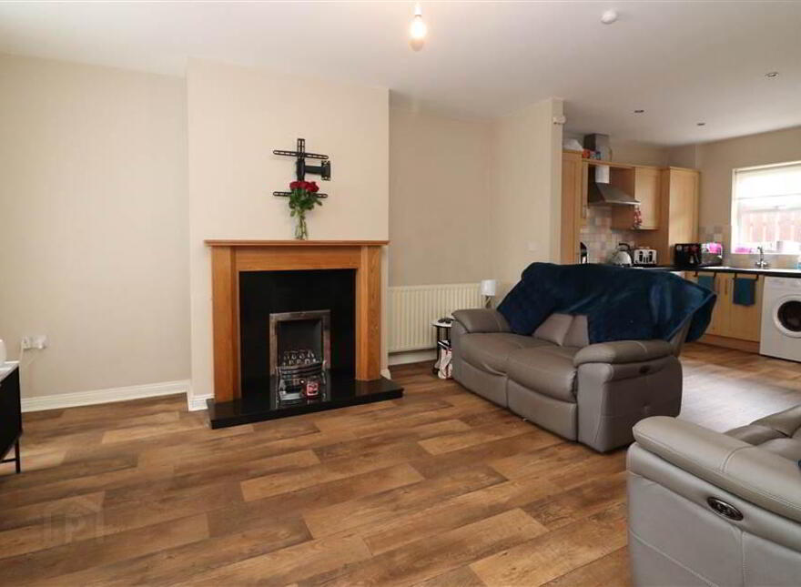 2 Warren Gardens Mews, Warren Gardens, Lisburn, BT28 1GY