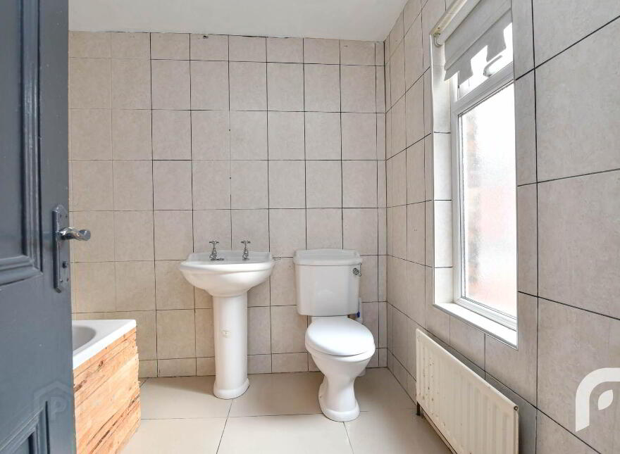 20 Glandore Gardens, Antrim Road, Belfast, BT15 3FF