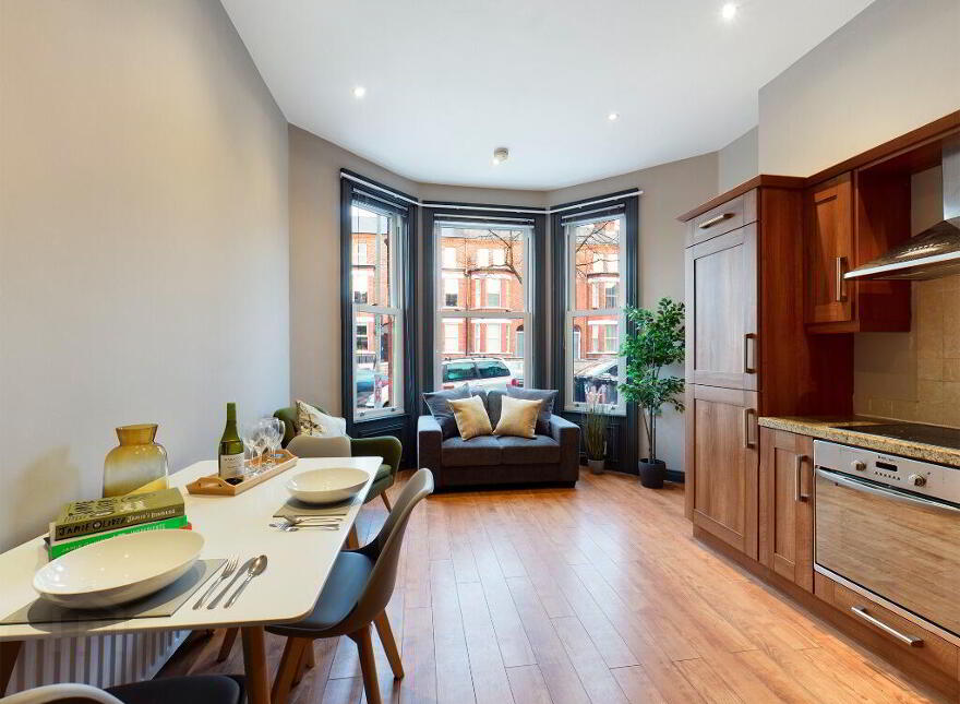 3.1 Eglantine Avenue, Belfast, BT9 6DW