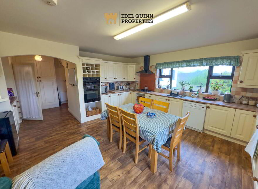 Auntie B`s, Portnoo Road, Ardara, F94W1D2