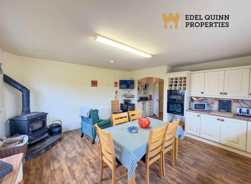 Auntie B`s, Portnoo Road, Ardara, F94W1D2