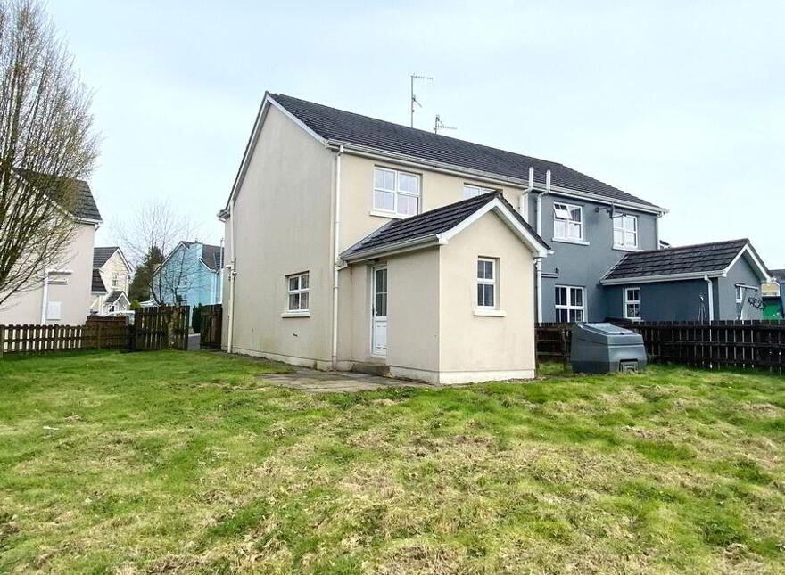 36 Greenfields, Convoy, F93XT59