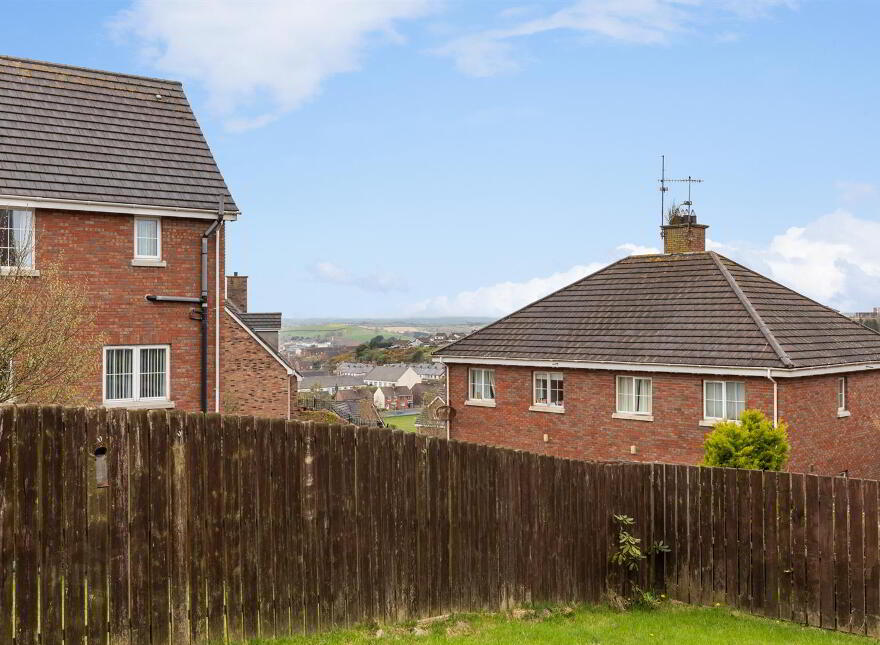 15 Demesne Park, Downpatrick, BT30 6WG
