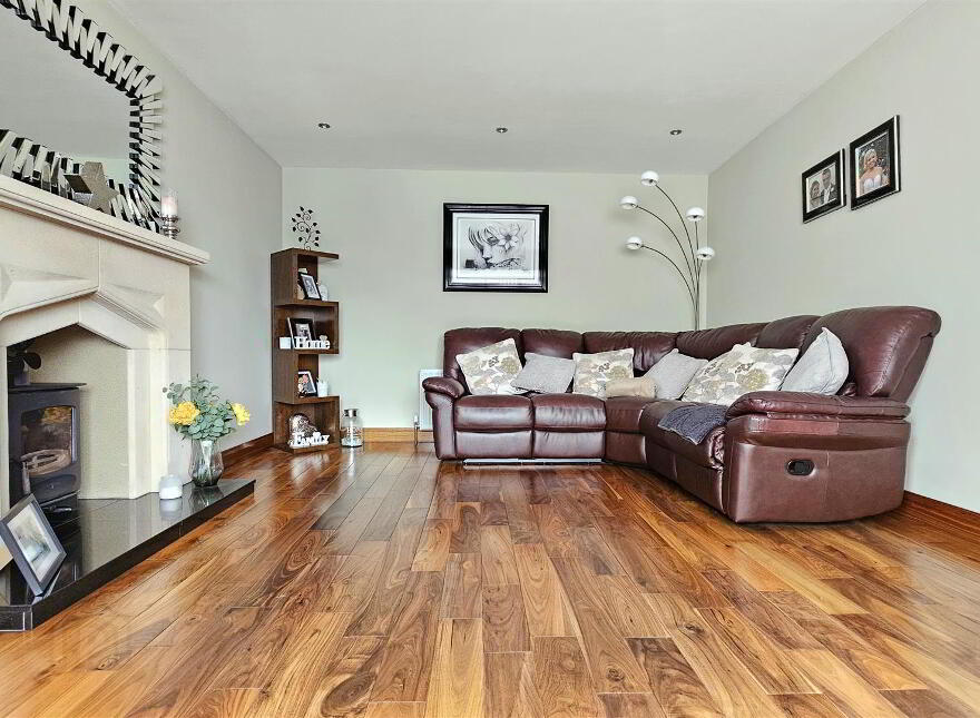 2 Sandringham Park, Carrickfergus, BT38 9EP