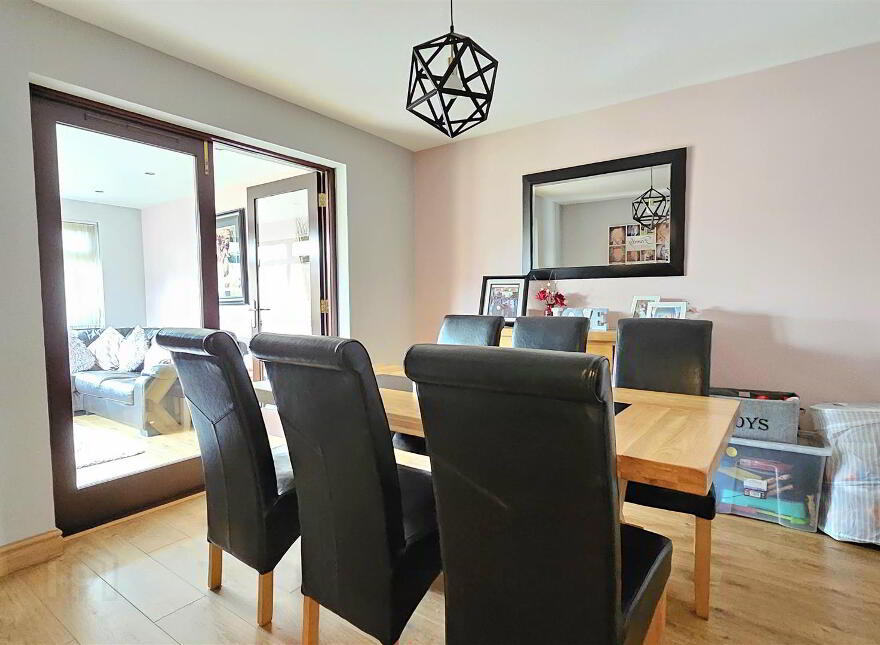 2 Sandringham Park, Carrickfergus, BT38 9EP