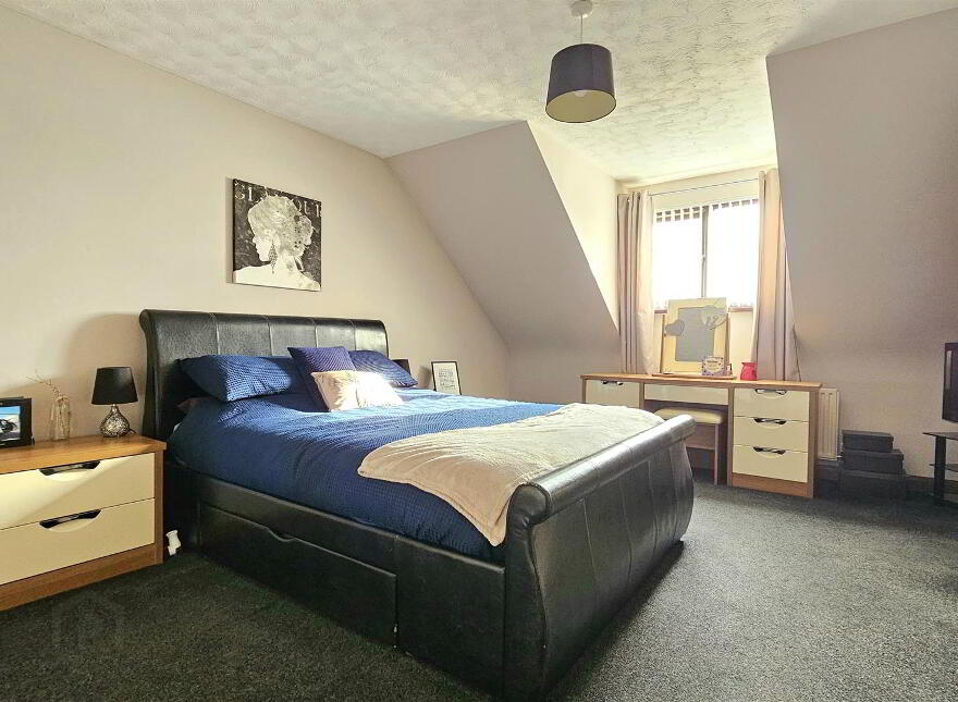 2 Sandringham Park, Carrickfergus, BT38 9EP