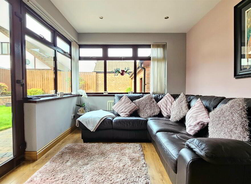2 Sandringham Park, Carrickfergus, BT38 9EP