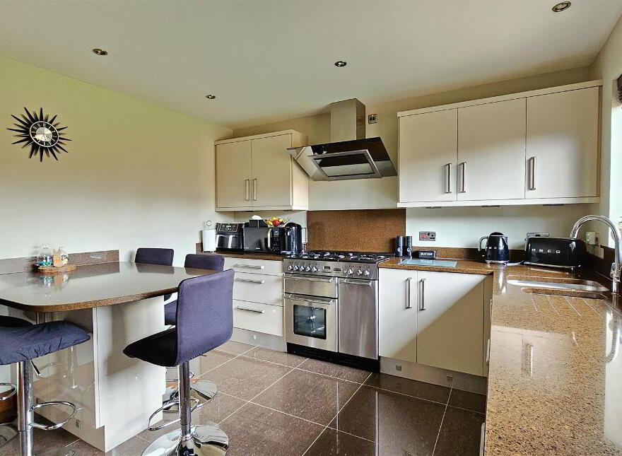 2 Sandringham Park, Carrickfergus, BT38 9EP