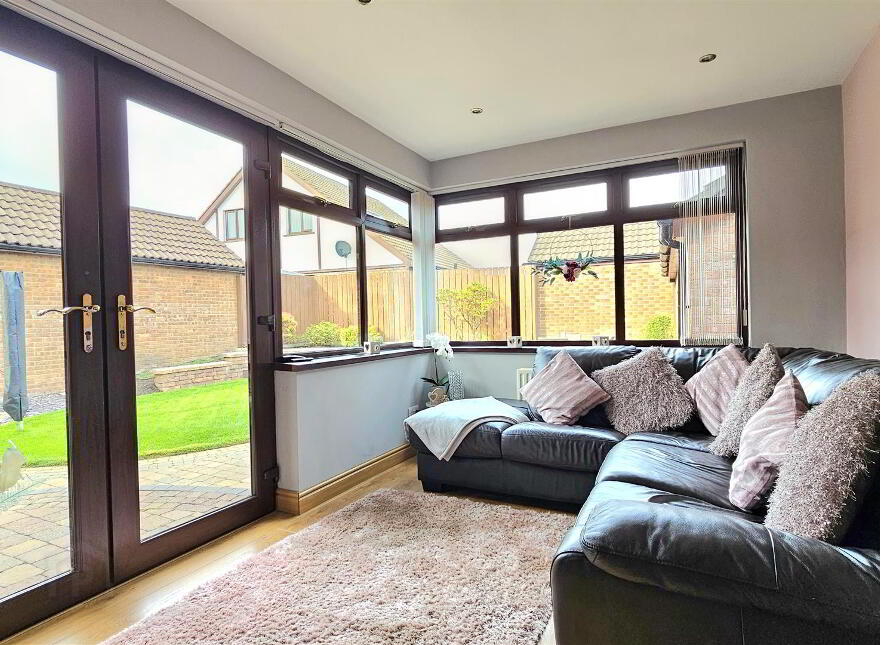 2 Sandringham Park, Carrickfergus, BT38 9EP