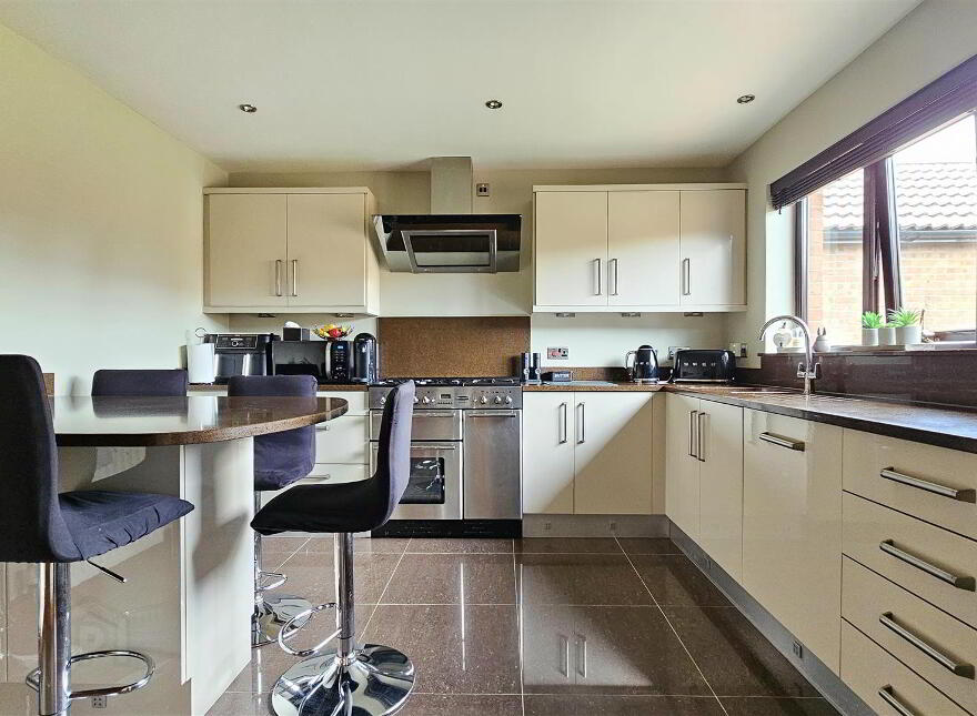 2 Sandringham Park, Carrickfergus, BT38 9EP