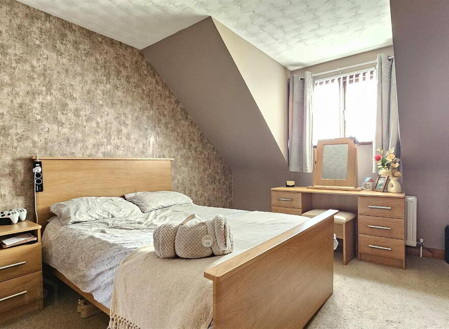 2 Sandringham Park, Carrickfergus, BT38 9EP