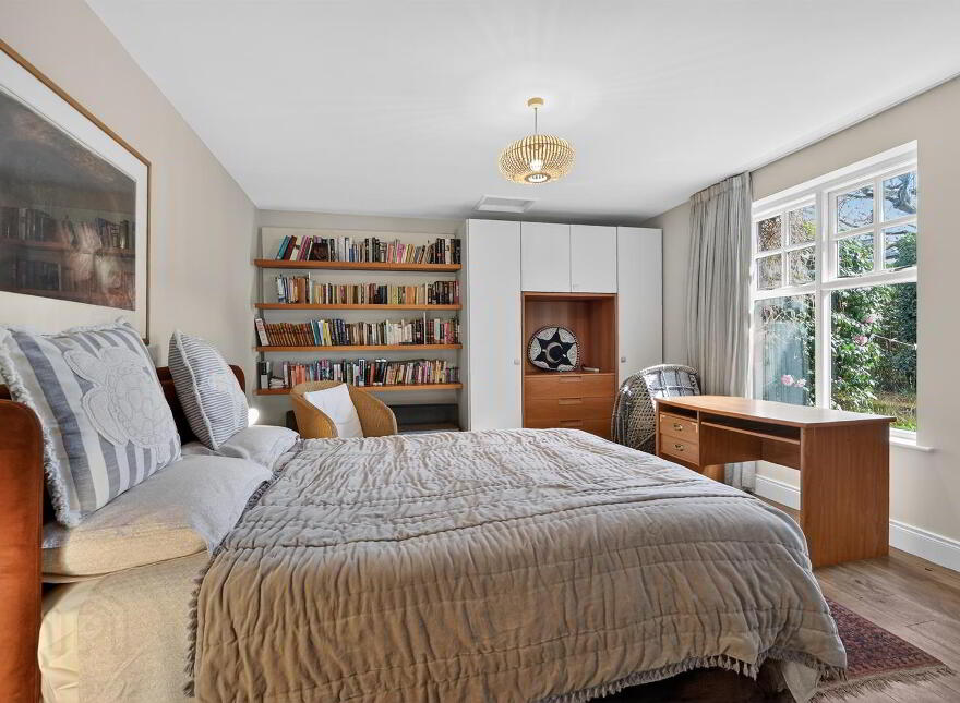 36 Myrtlefield Park, Belfast, BT9 6NF