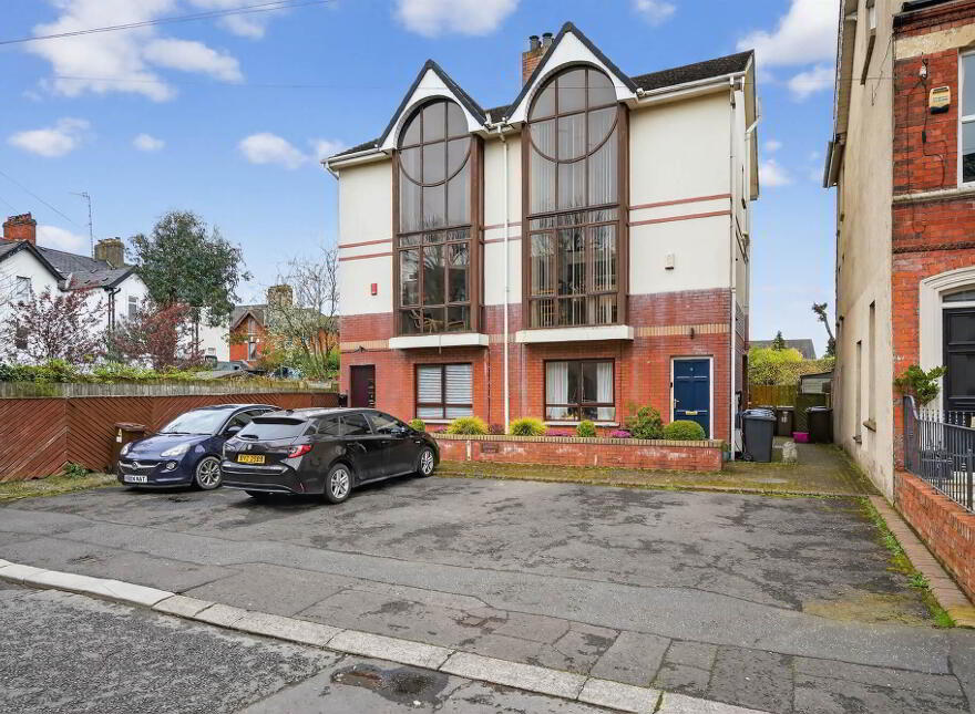 8 Ashleigh Court, Ravenhill Gardens, Belfast, BT6 8GP