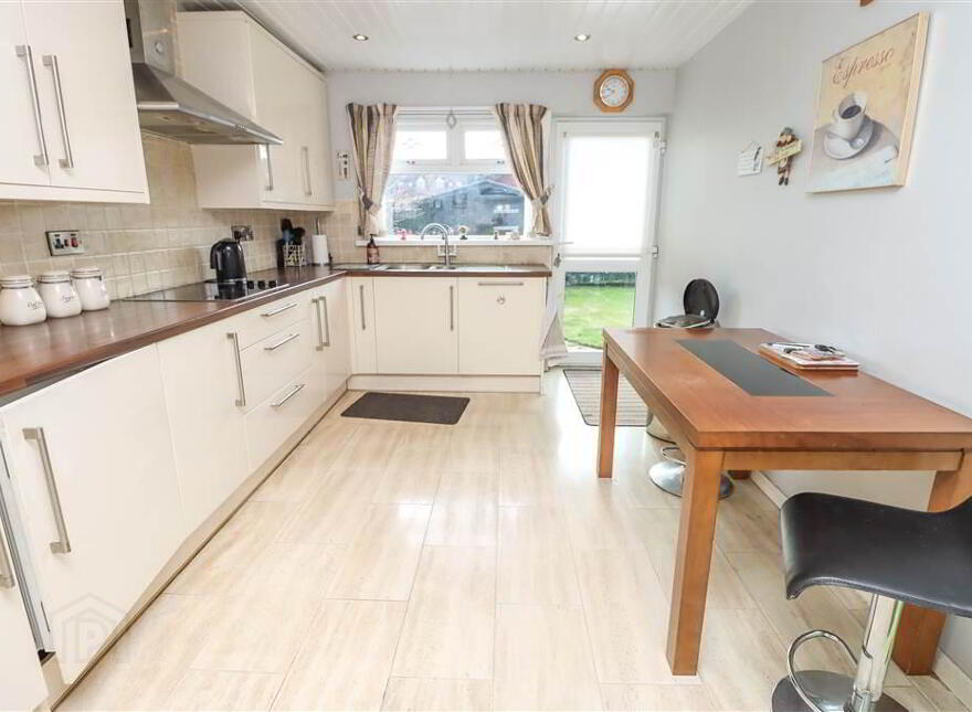 16 Carrowreagh Gardens, Dundonald, Belfast, BT16 1TW