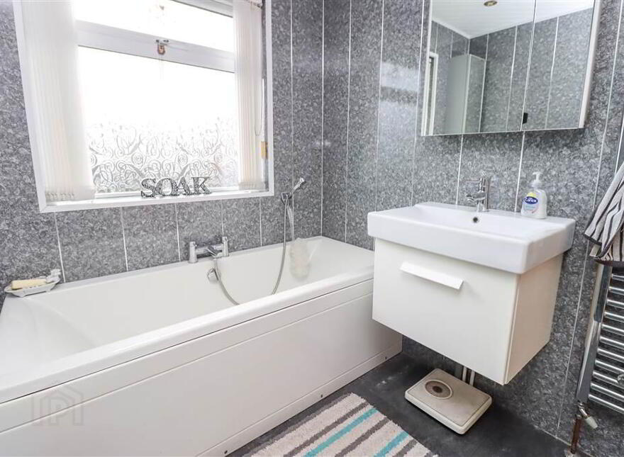 16 Carrowreagh Gardens, Dundonald, Belfast, BT16 1TW