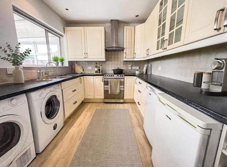 12 Largymore Drive, Lisburn, BT27 5BS