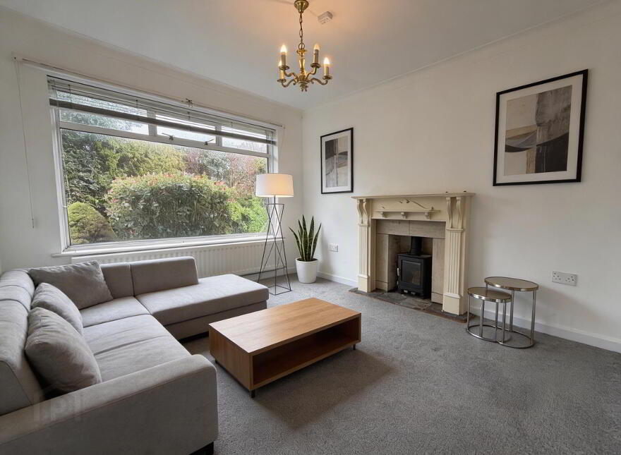 12 Largymore Drive, Lisburn, BT27 5BS