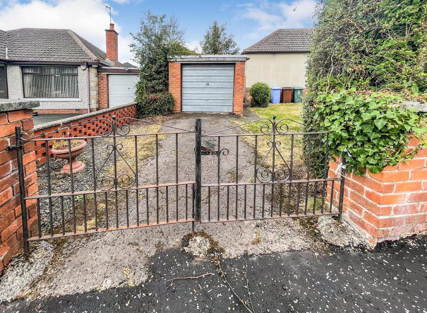 12 Largymore Drive, Lisburn, BT27 5BS