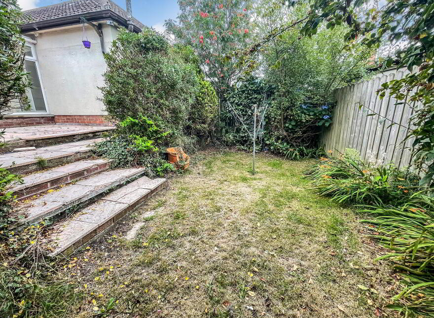 12 Largymore Drive, Lisburn, BT27 5BS