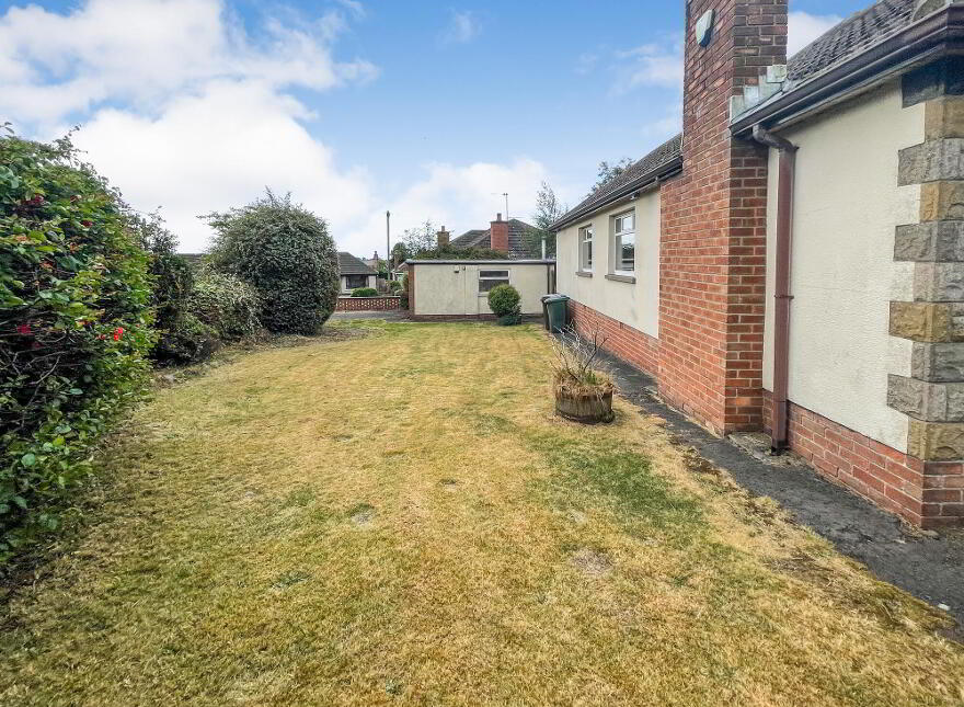 12 Largymore Drive, Lisburn, BT27 5BS