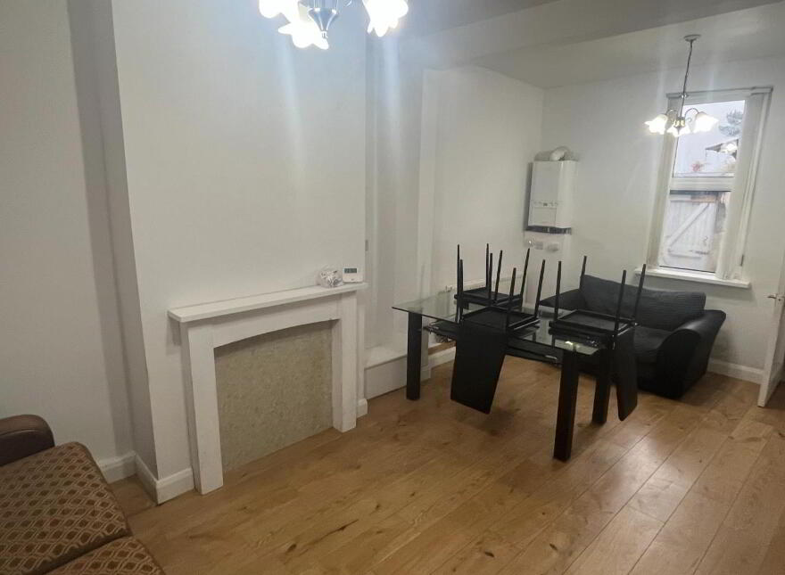 30 Oakley Street, Belfast, BT14 8BL