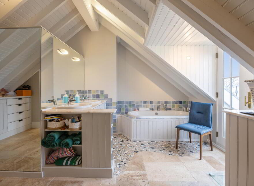 Ivy Lodge, 22 Circular Road West, Cultra, Holywood, BT18 0AX