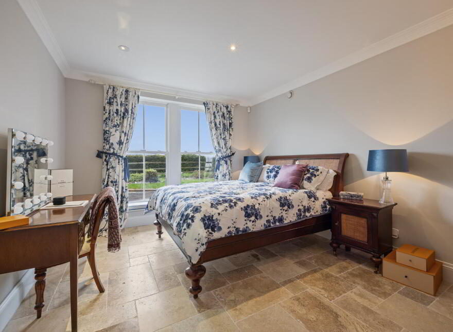 Ivy Lodge, 22 Circular Road West, Cultra, Holywood, BT18 0AX